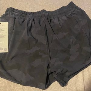 Camo hotty hot LR shorts 4’’ lined